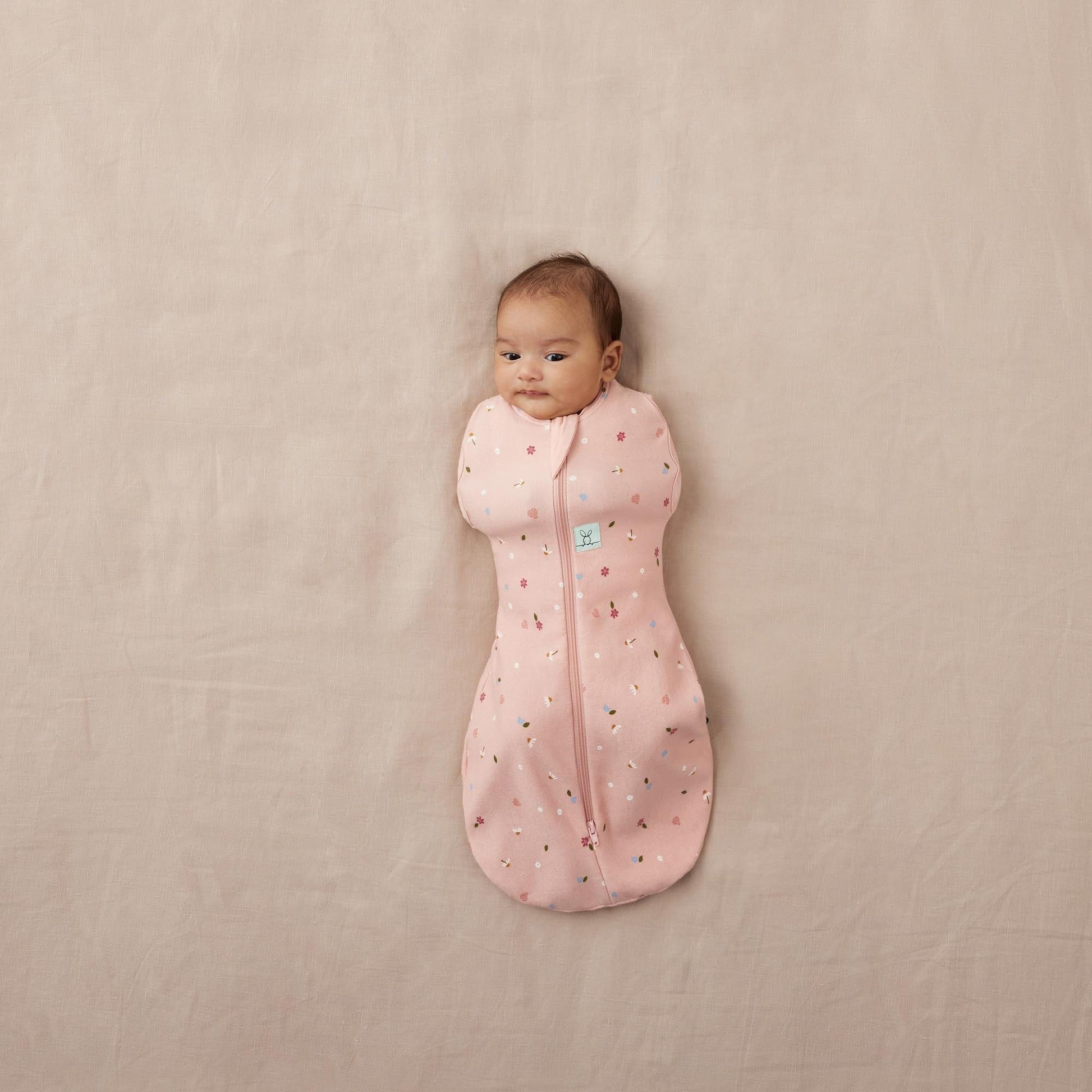 ErgoPouch - Organic Summer Cocoon Swaddle Sleeping Bag - Daisies - 0.2 TOG - Stylemykid.com