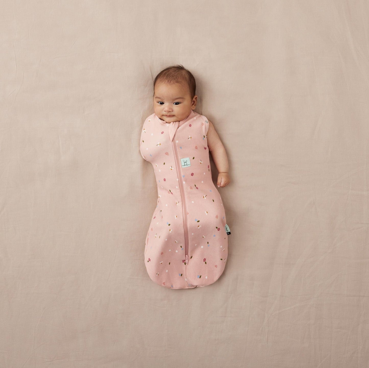 ErgoPouch - Organic Summer Cocoon Swaddle Sleeping Bag - Daisies - 0.2 TOG - Stylemykid.com