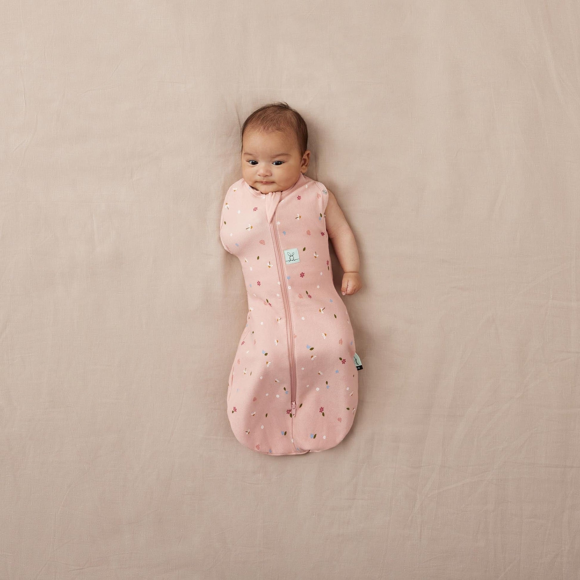 ErgoPouch - Organic Summer Cocoon Swaddle Sleeping Bag - Daisies - 0.2 TOG - Stylemykid.com